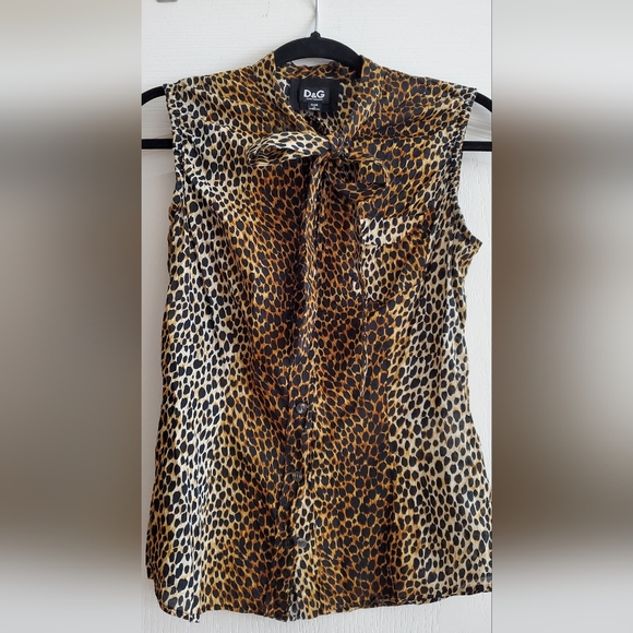 Dolce & Gabbana Tops - Dolce and gabbana cotton voile sleeveless leopard print blouse with tie neck